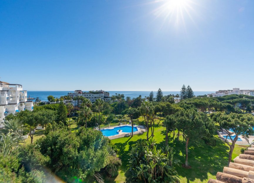 Resale - Apartment - Middle Floor Apartment - Marbella - Puerto Banús