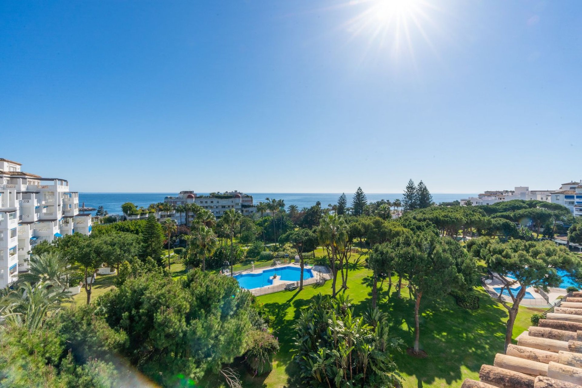 Resale - Apartment - Middle Floor Apartment - Marbella - Puerto Banús