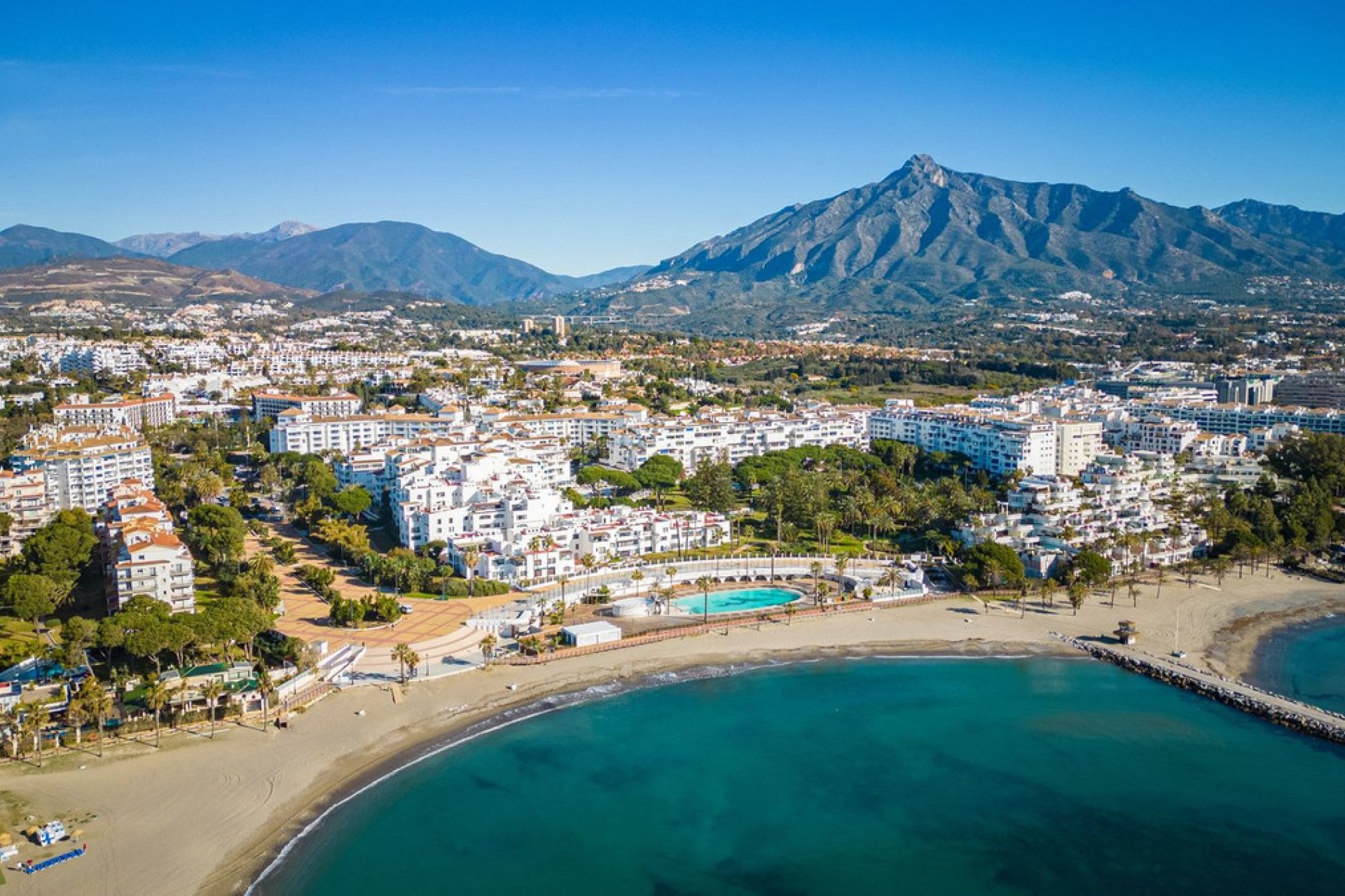 Resale - Apartment - Middle Floor Apartment - Marbella - Puerto Banús