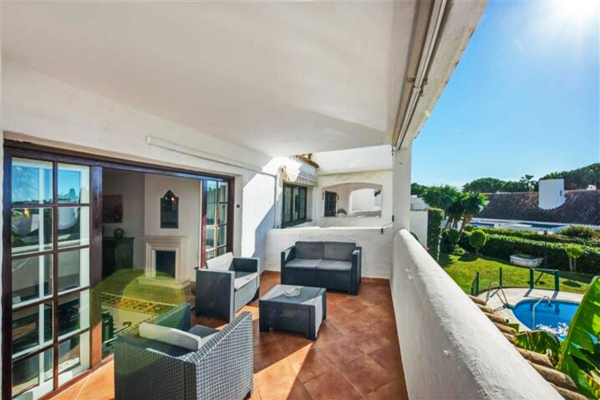 Resale - Apartment - Middle Floor Apartment - Marbella - Puerto Banús