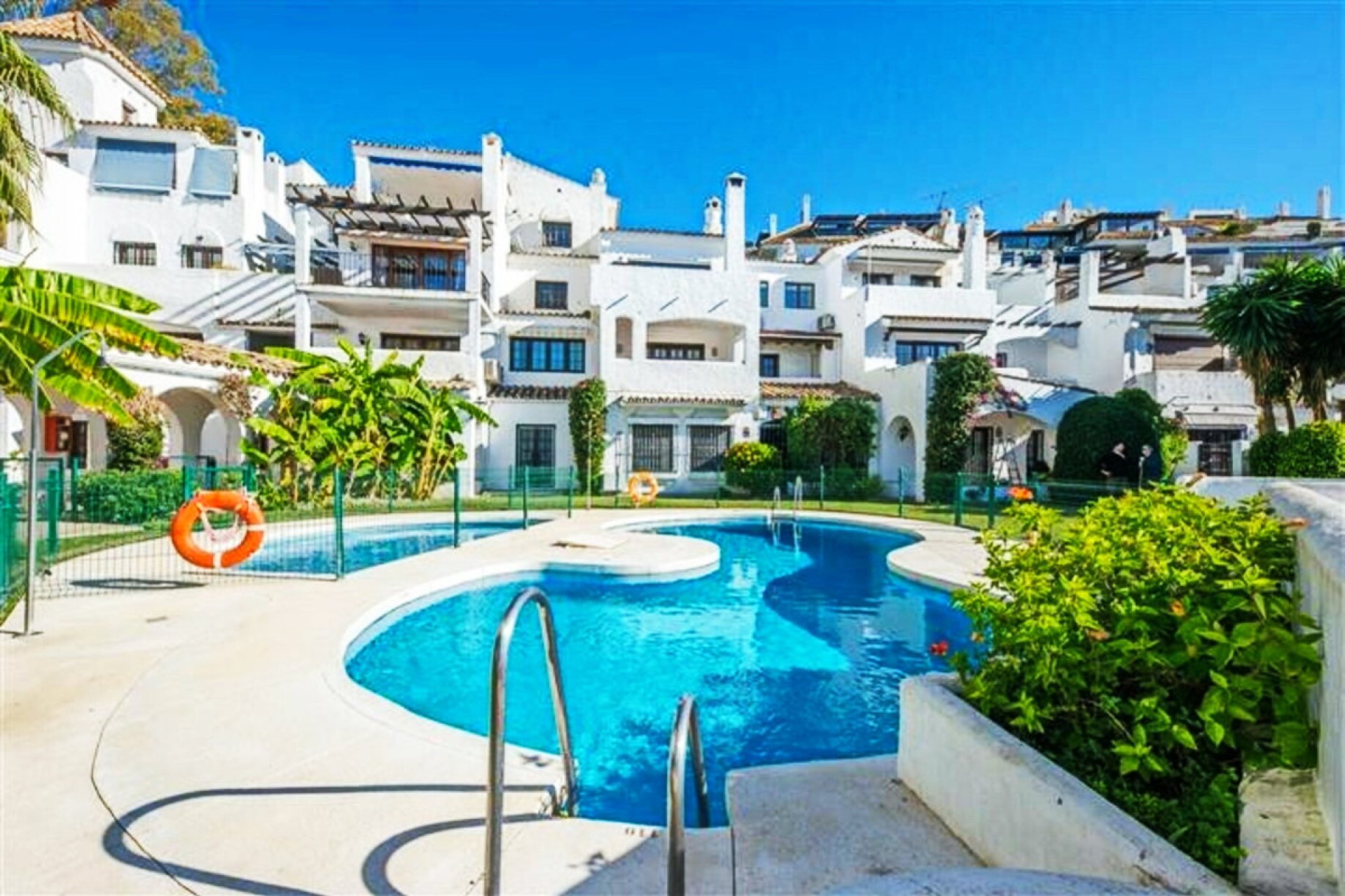 Resale - Apartment - Middle Floor Apartment - Marbella - Puerto Banús