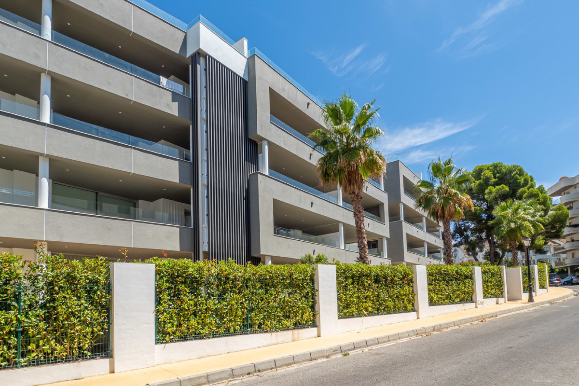 Resale - Apartment - Middle Floor Apartment - Marbella - Puerto Banús