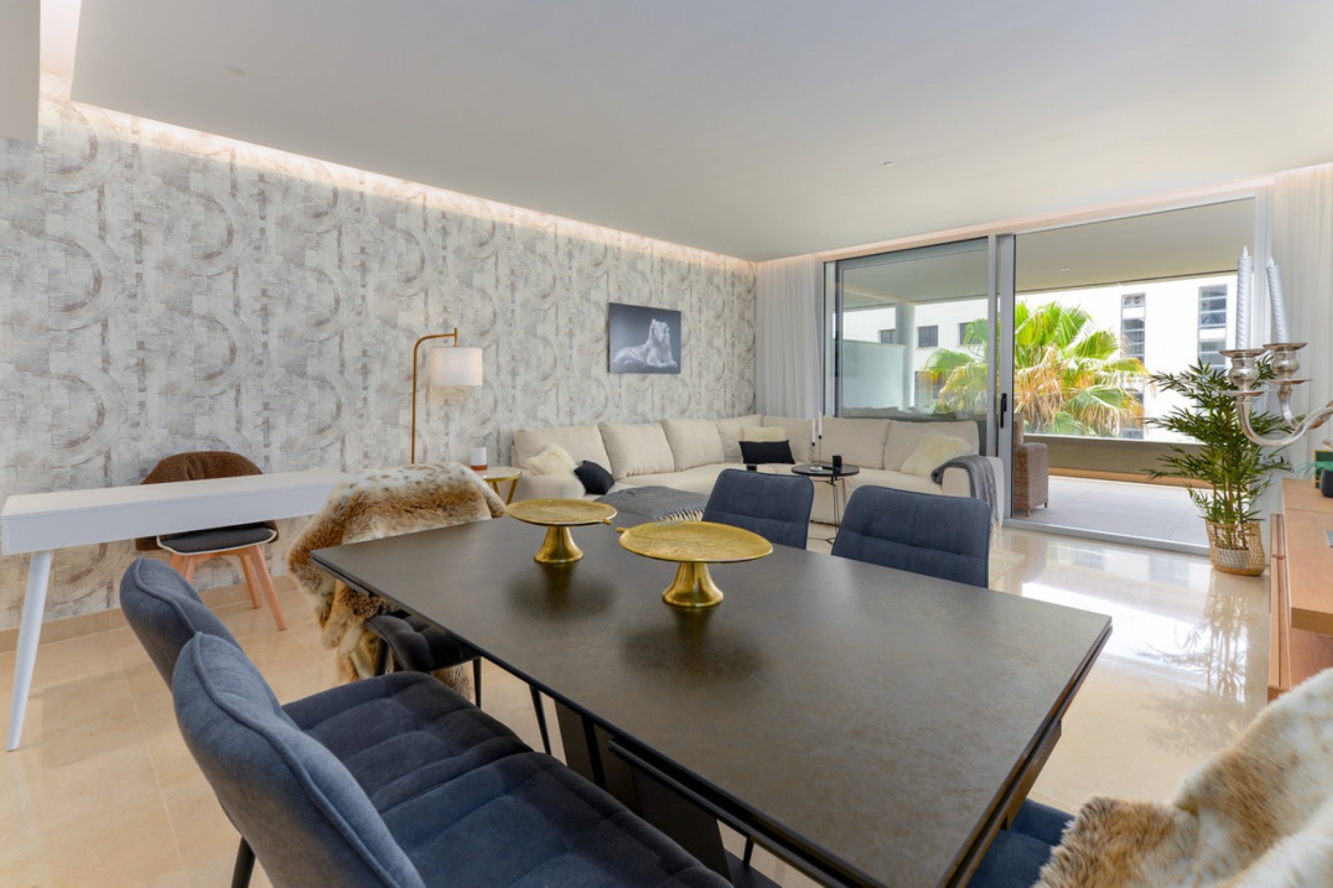 Resale - Apartment - Middle Floor Apartment - Marbella - Puerto Banús