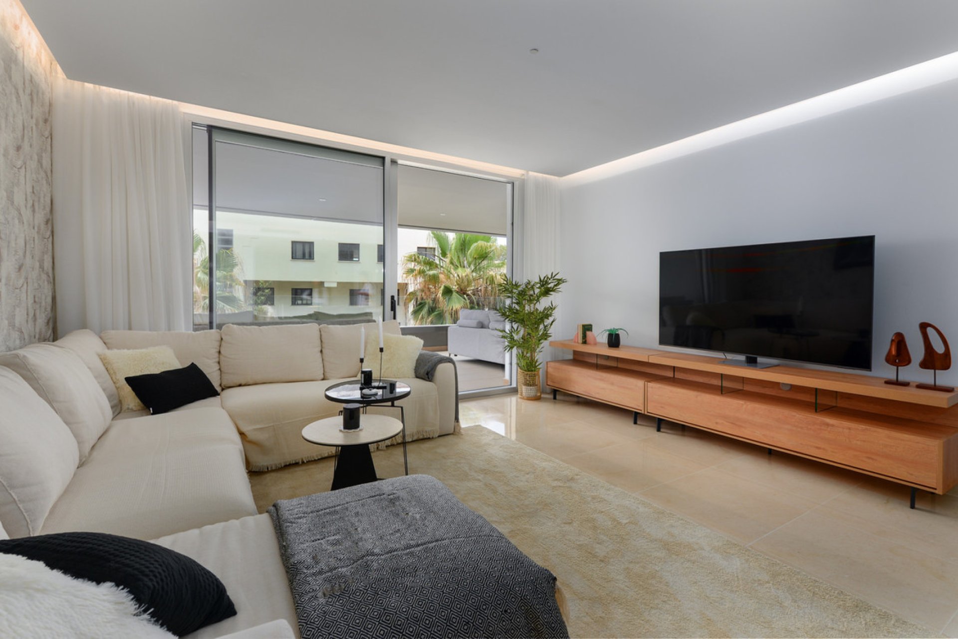 Resale - Apartment - Middle Floor Apartment - Marbella - Puerto Banús