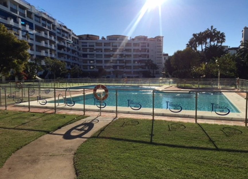 Resale - Apartment - Middle Floor Apartment - Marbella - Puerto Banús