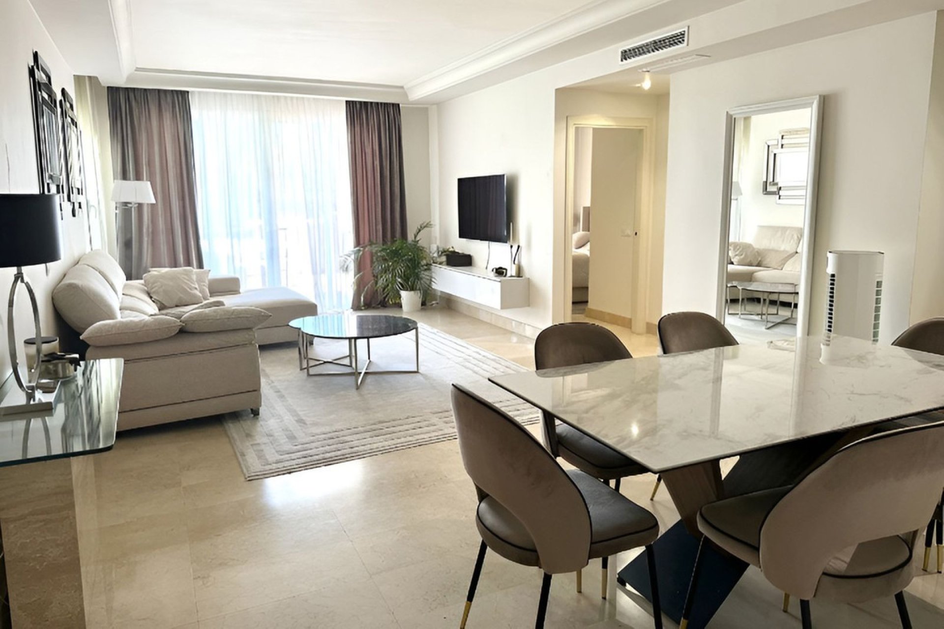 Resale - Apartment - Middle Floor Apartment - Marbella - Puerto Banús