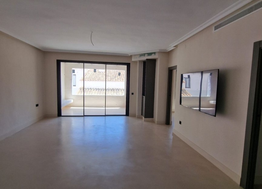 Resale - Apartment - Middle Floor Apartment - Marbella - Puerto Banús