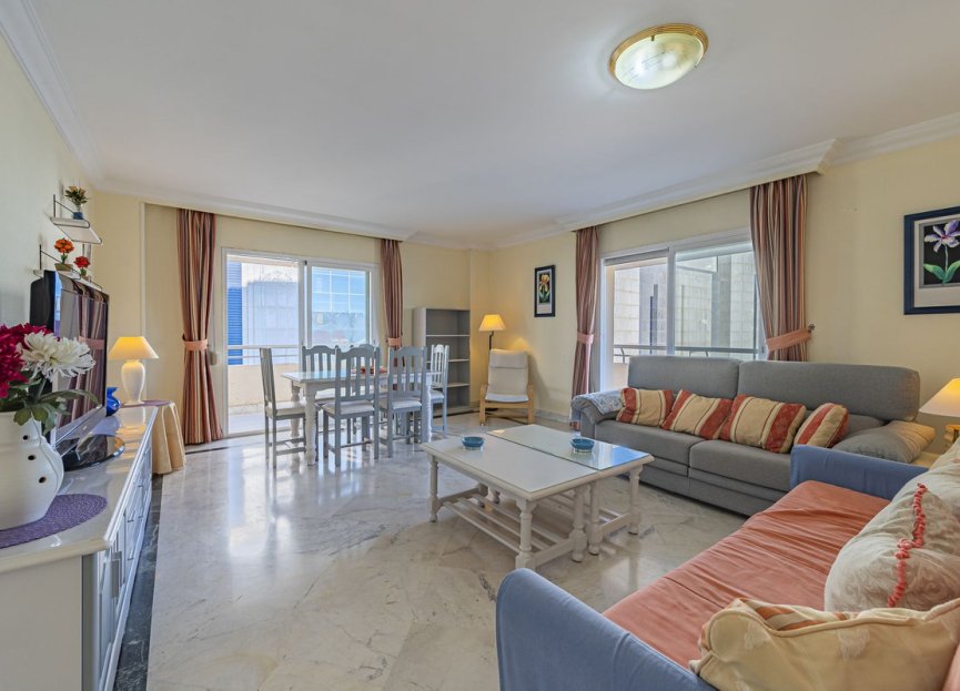 Resale - Apartment - Middle Floor Apartment - Marbella - Puerto Banús