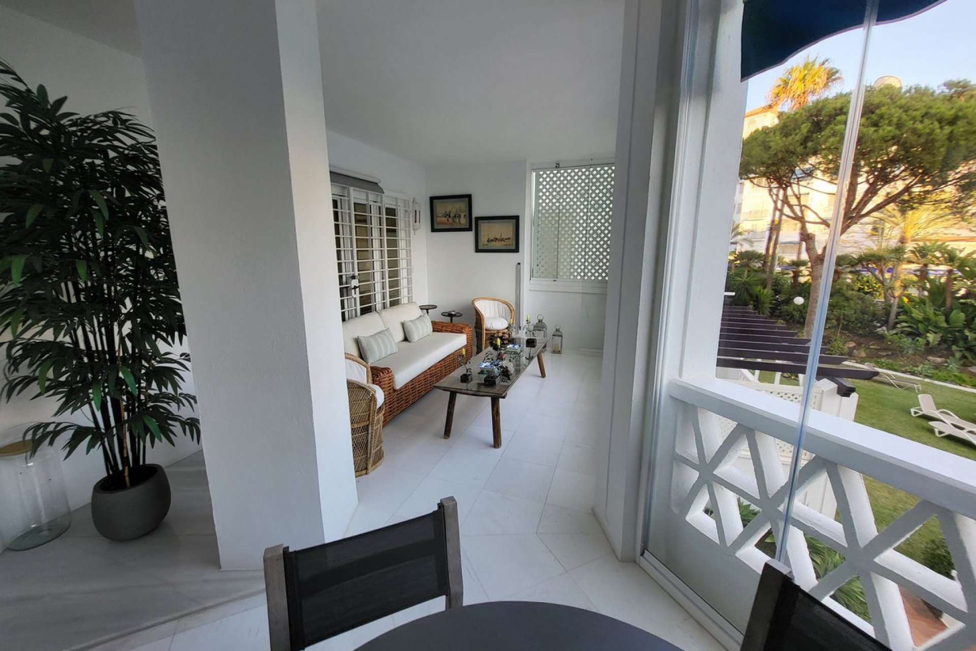 Resale - Apartment - Middle Floor Apartment - Marbella - Puerto Banús