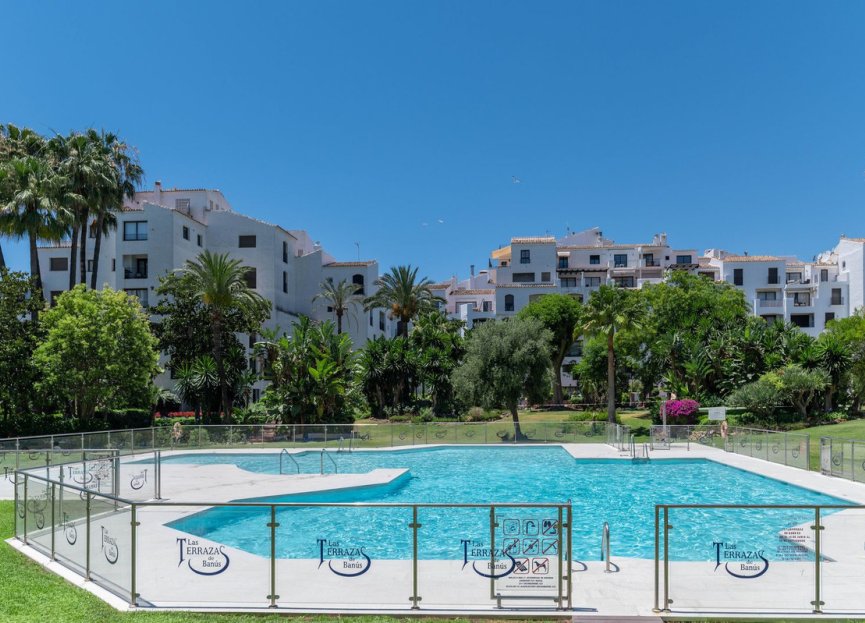 Resale - Apartment - Middle Floor Apartment - Marbella - Puerto Banús