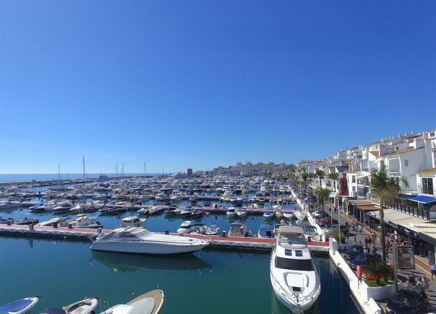 Resale - Apartment - Middle Floor Apartment - Marbella - Puerto Banús