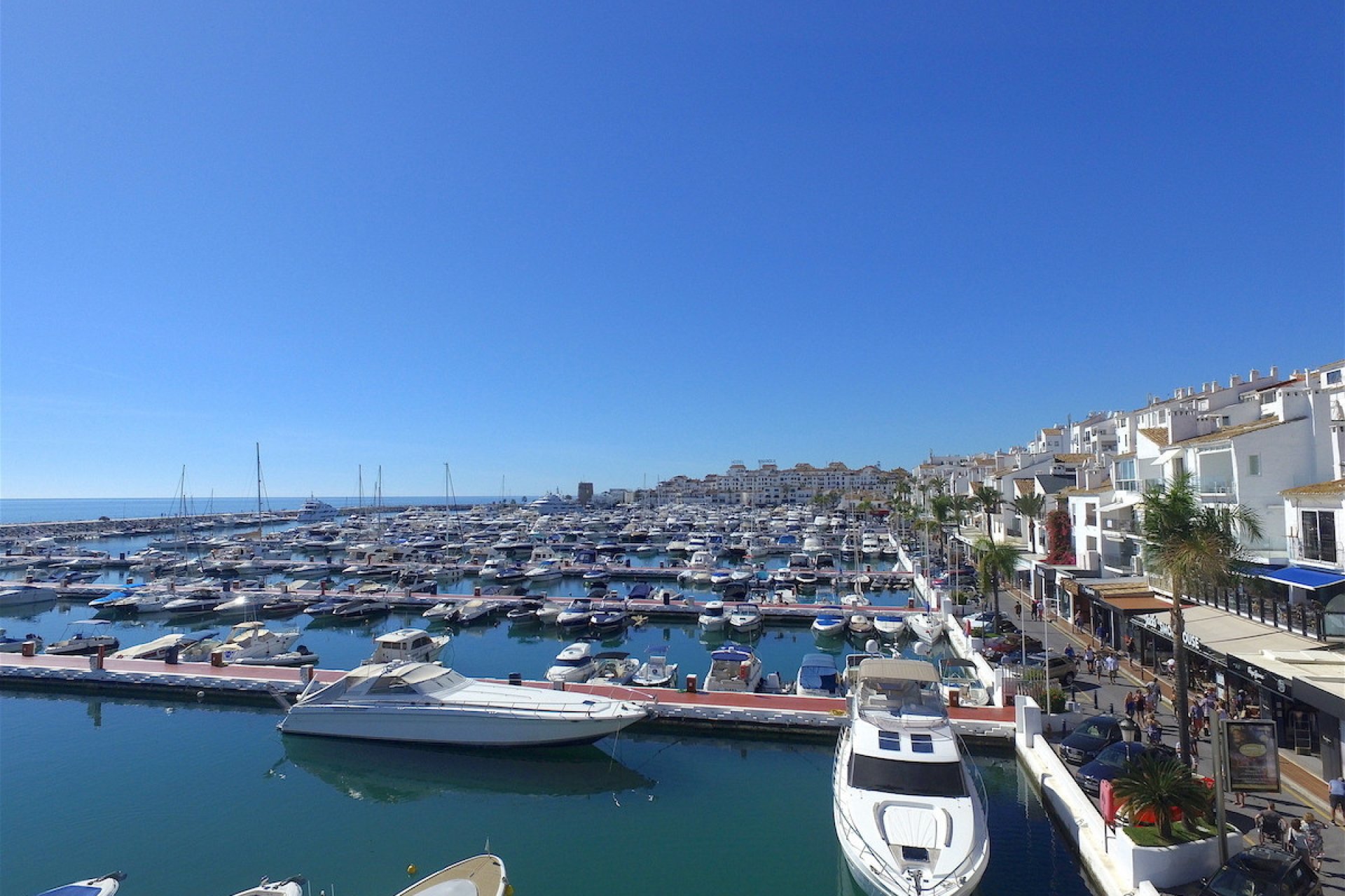 Resale - Apartment - Middle Floor Apartment - Marbella - Puerto Banús