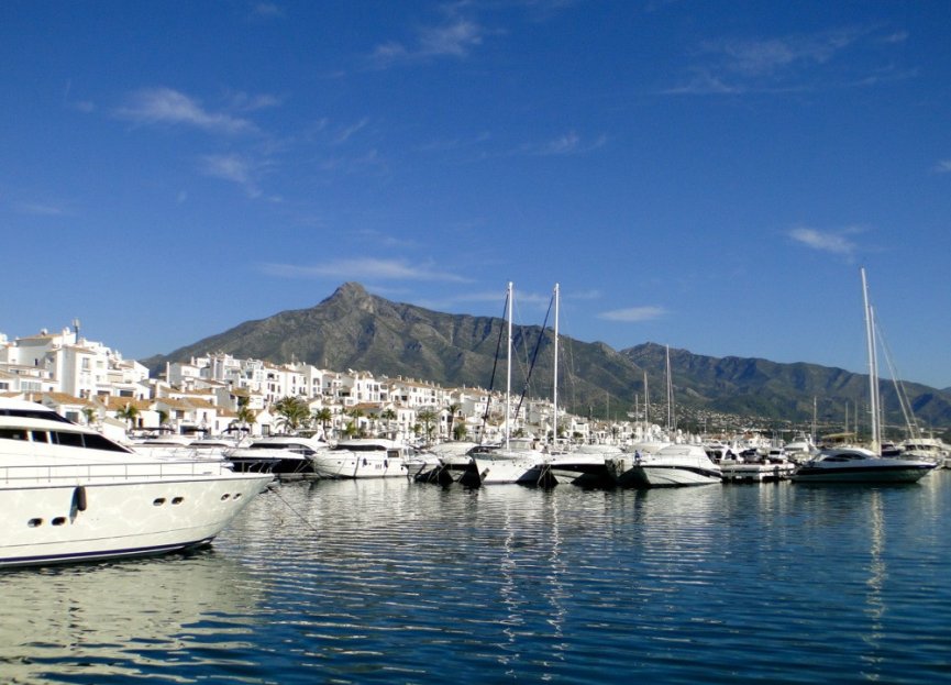 Resale - Apartment - Middle Floor Apartment - Marbella - Puerto Banús