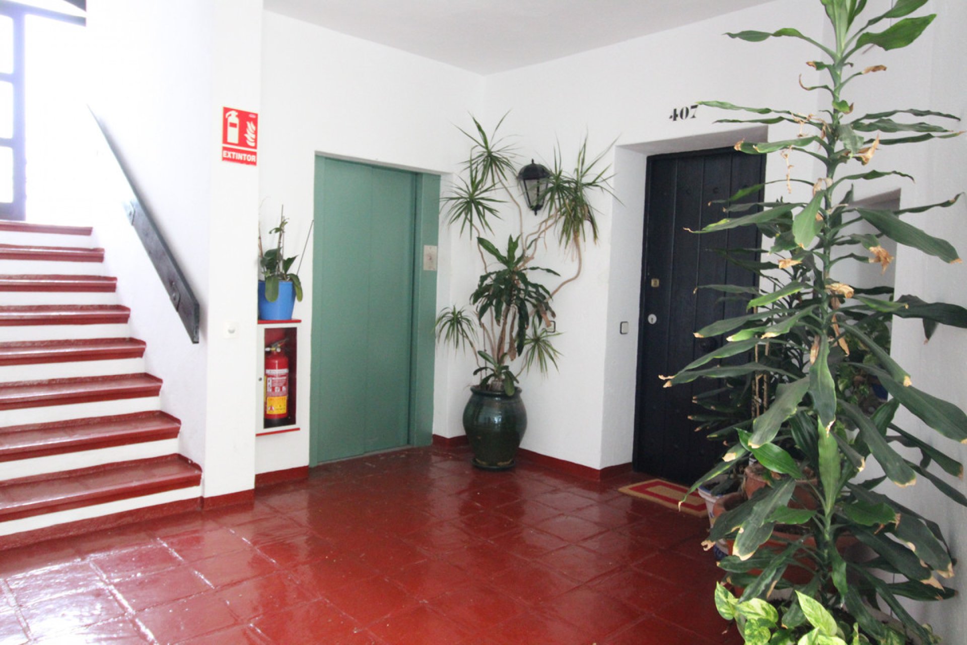 Resale - Apartment - Middle Floor Apartment - Marbella - Puerto Banús