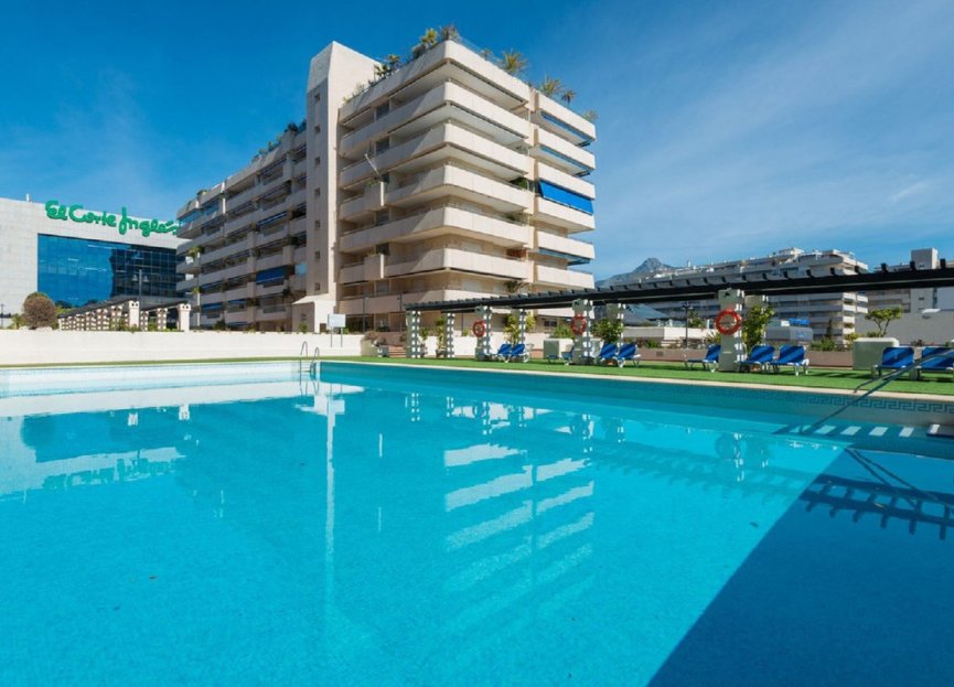 Resale - Apartment - Middle Floor Apartment - Marbella - Puerto Banús