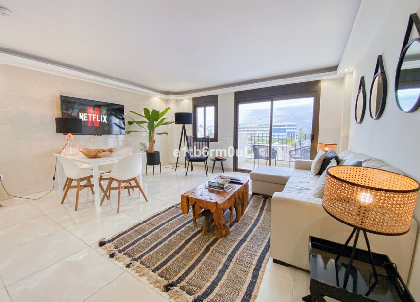 Resale - Apartment - Middle Floor Apartment - Marbella - Puerto Banús