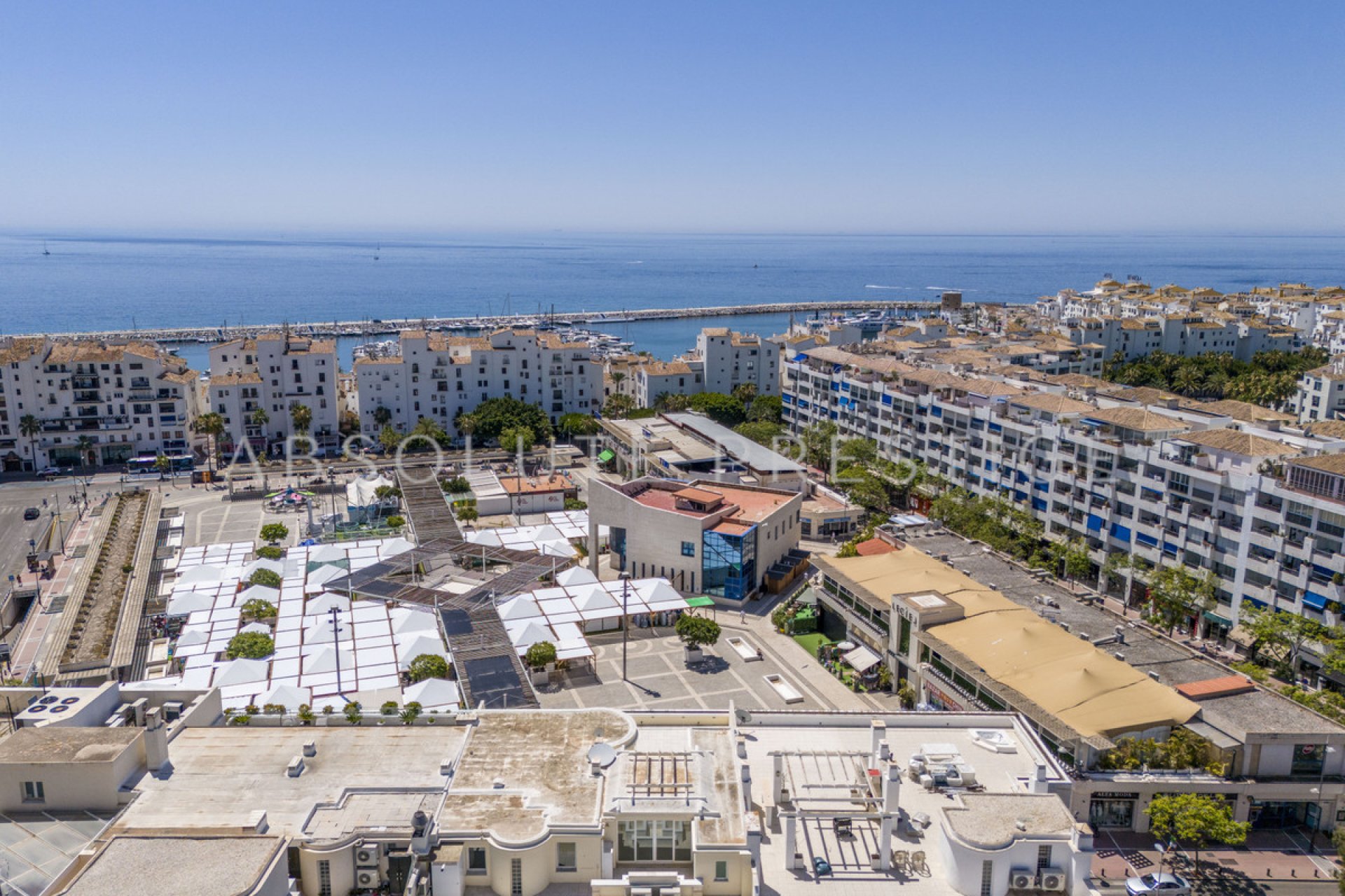 Resale - Apartment - Middle Floor Apartment - Marbella - Puerto Banús