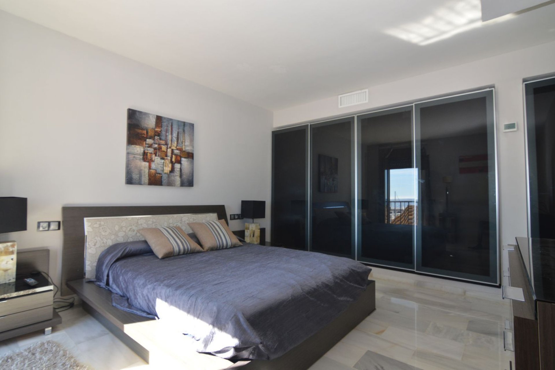 Resale - Apartment - Middle Floor Apartment - Marbella - Puerto Banús