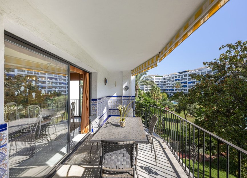 Resale - Apartment - Middle Floor Apartment - Marbella - Puerto Banús