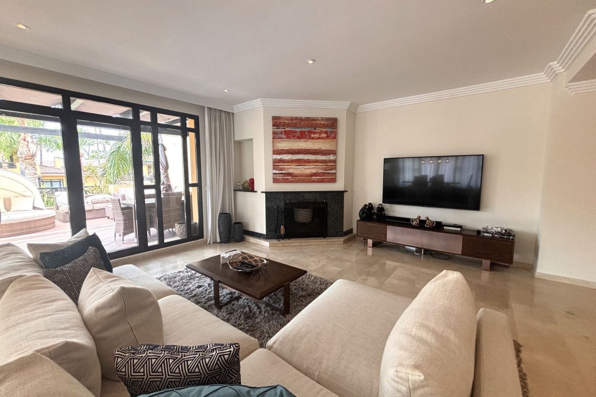 Resale - Apartment - Middle Floor Apartment - Marbella - Puerto Banús