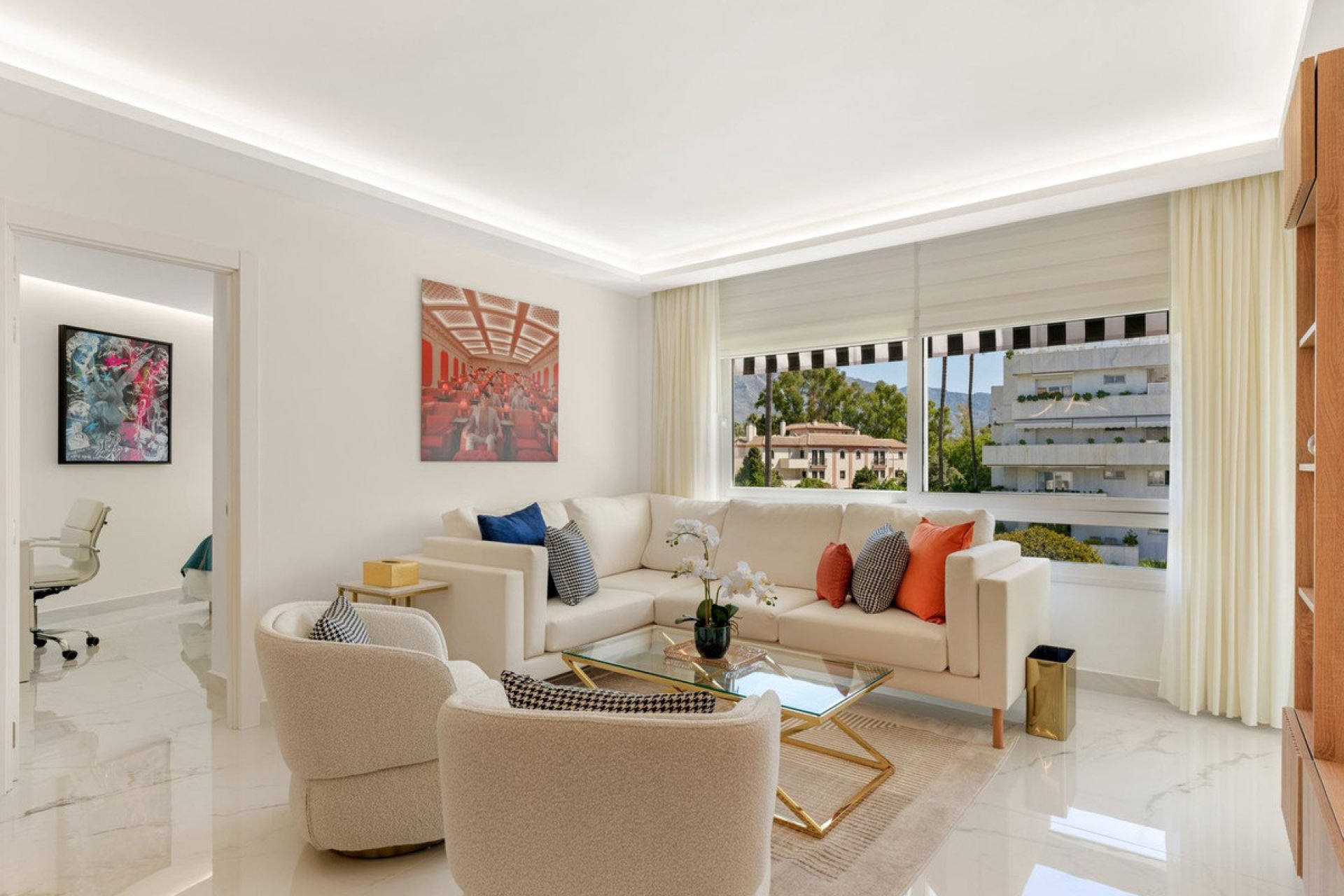 Resale - Apartment - Middle Floor Apartment - Marbella - Puerto Banús