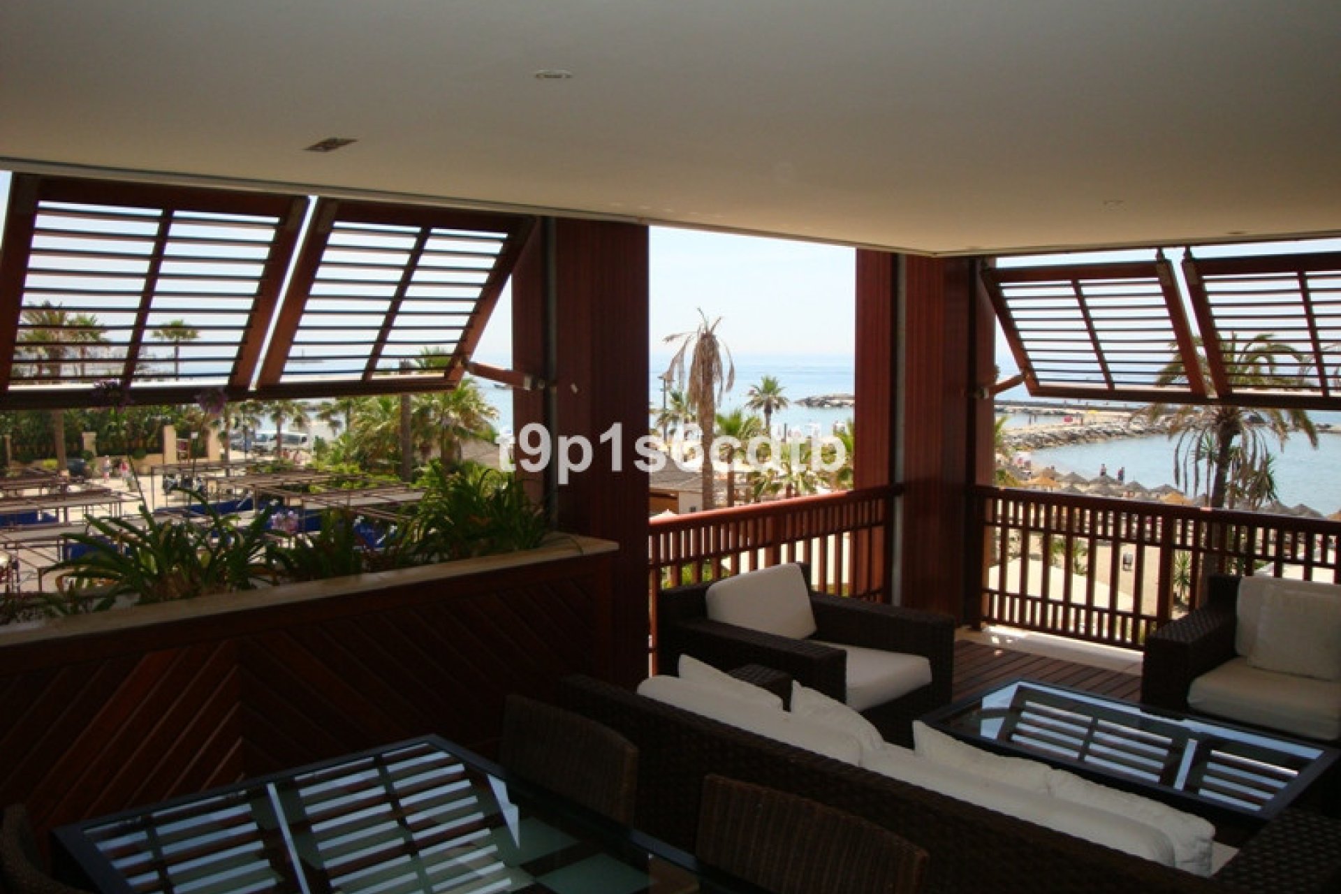 Resale - Apartment - Middle Floor Apartment - Marbella - Puerto Banús