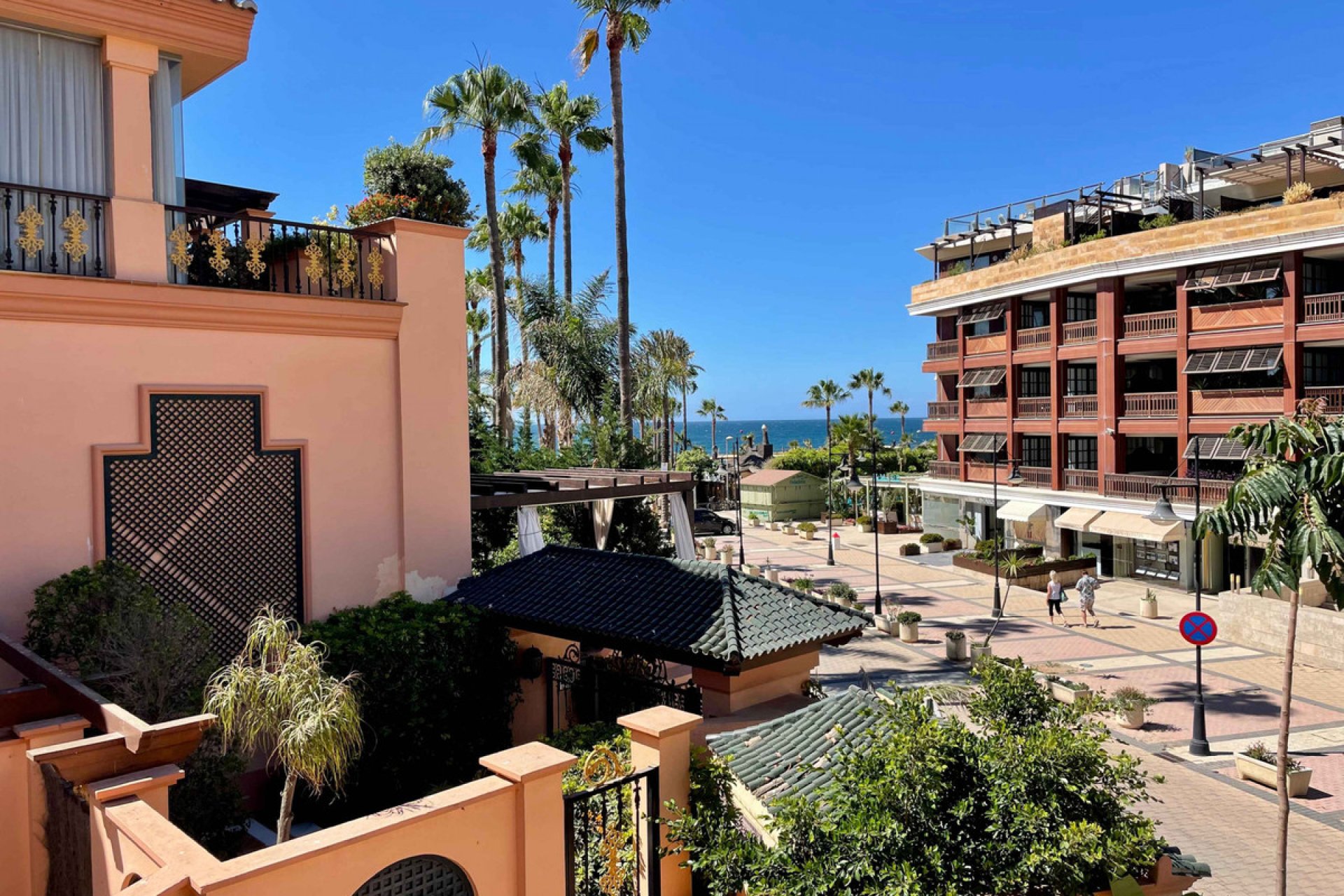 Resale - Apartment - Middle Floor Apartment - Marbella - Puerto Banús