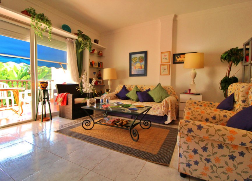 Resale - Apartment - Middle Floor Apartment - Marbella - Puerto Banús