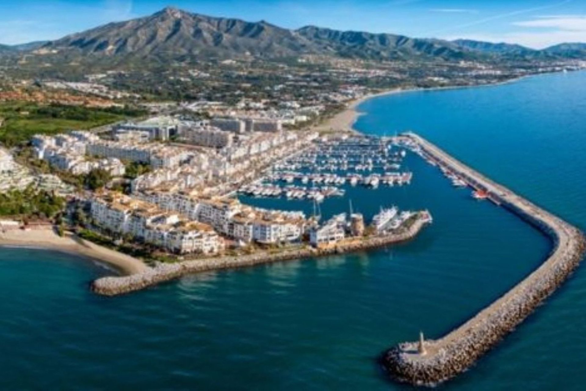 Resale - Apartment - Middle Floor Apartment - Marbella - Puerto Banús