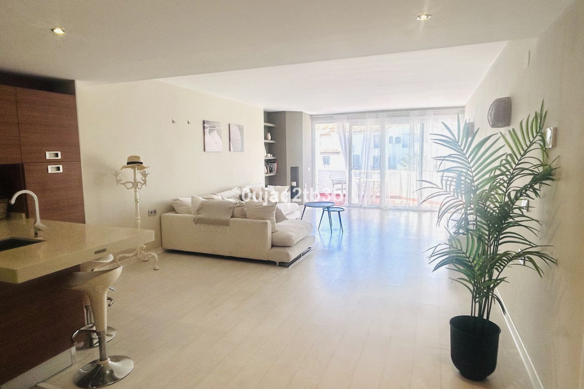 Resale - Apartment - Middle Floor Apartment - Marbella - Puerto Banús