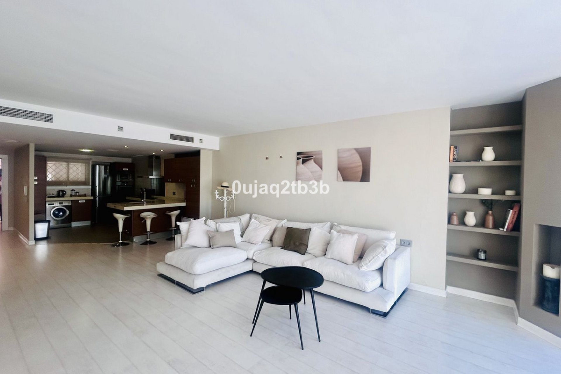 Resale - Apartment - Middle Floor Apartment - Marbella - Puerto Banús