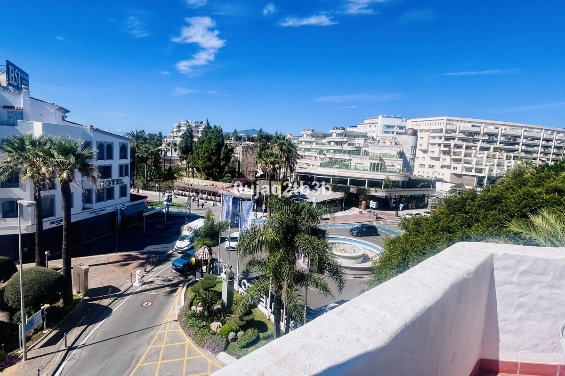 Resale - Apartment - Middle Floor Apartment - Marbella - Puerto Banús