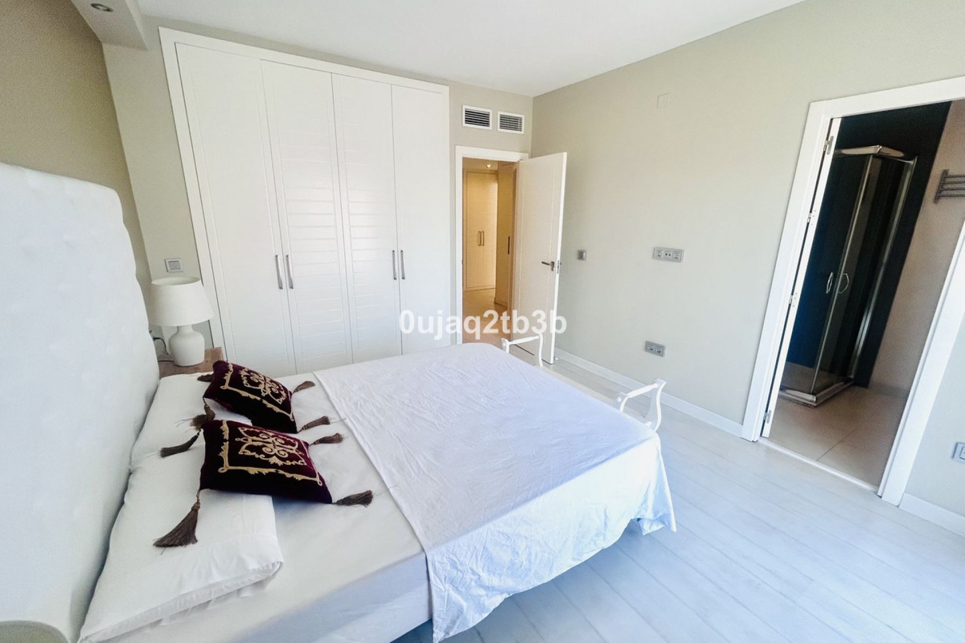 Resale - Apartment - Middle Floor Apartment - Marbella - Puerto Banús