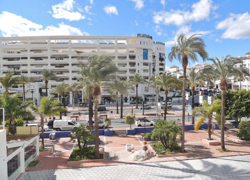 Resale - Apartment - Middle Floor Apartment - Marbella - Puerto Banús