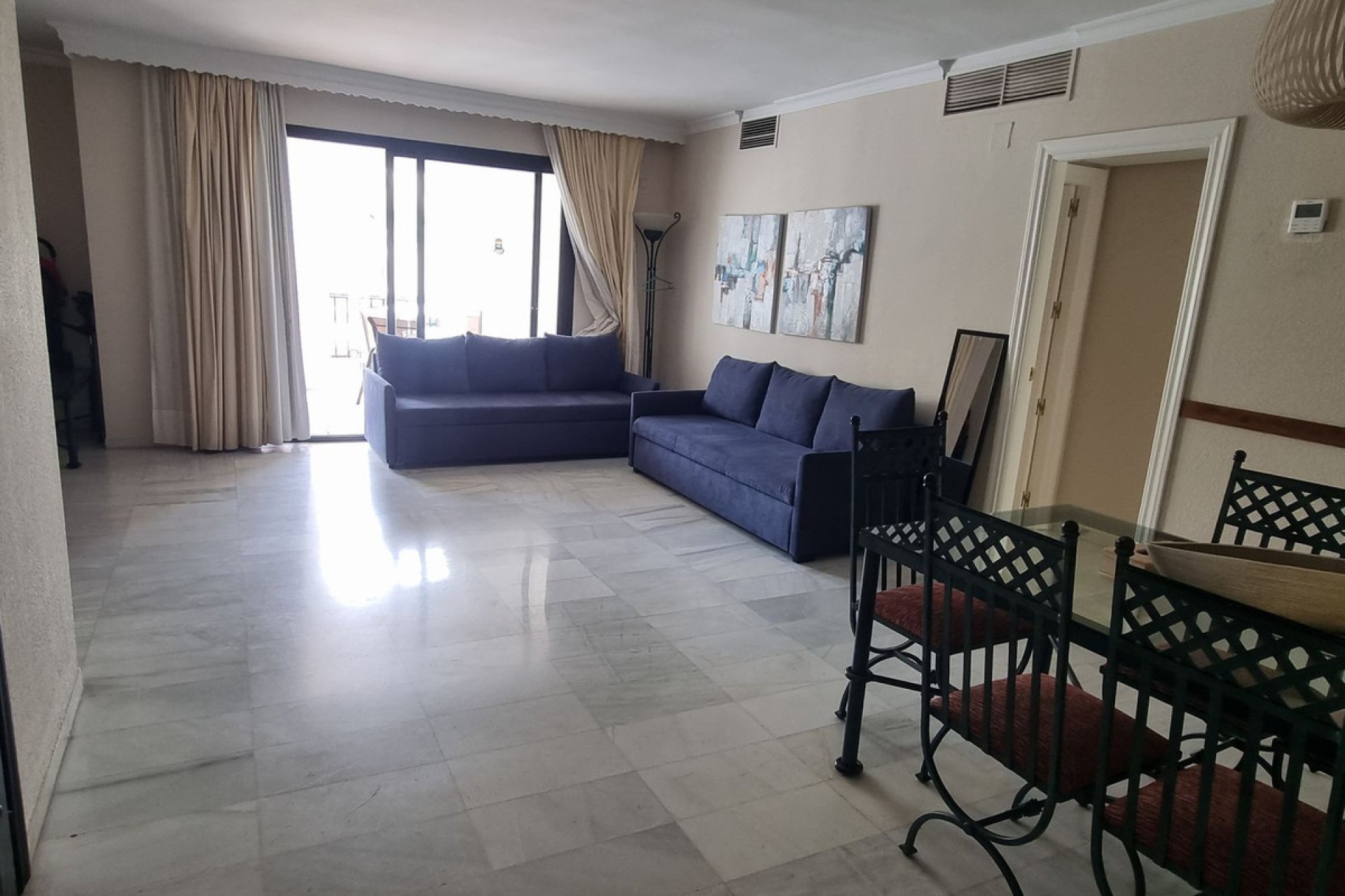 Resale - Apartment - Middle Floor Apartment - Marbella - Puerto Banús