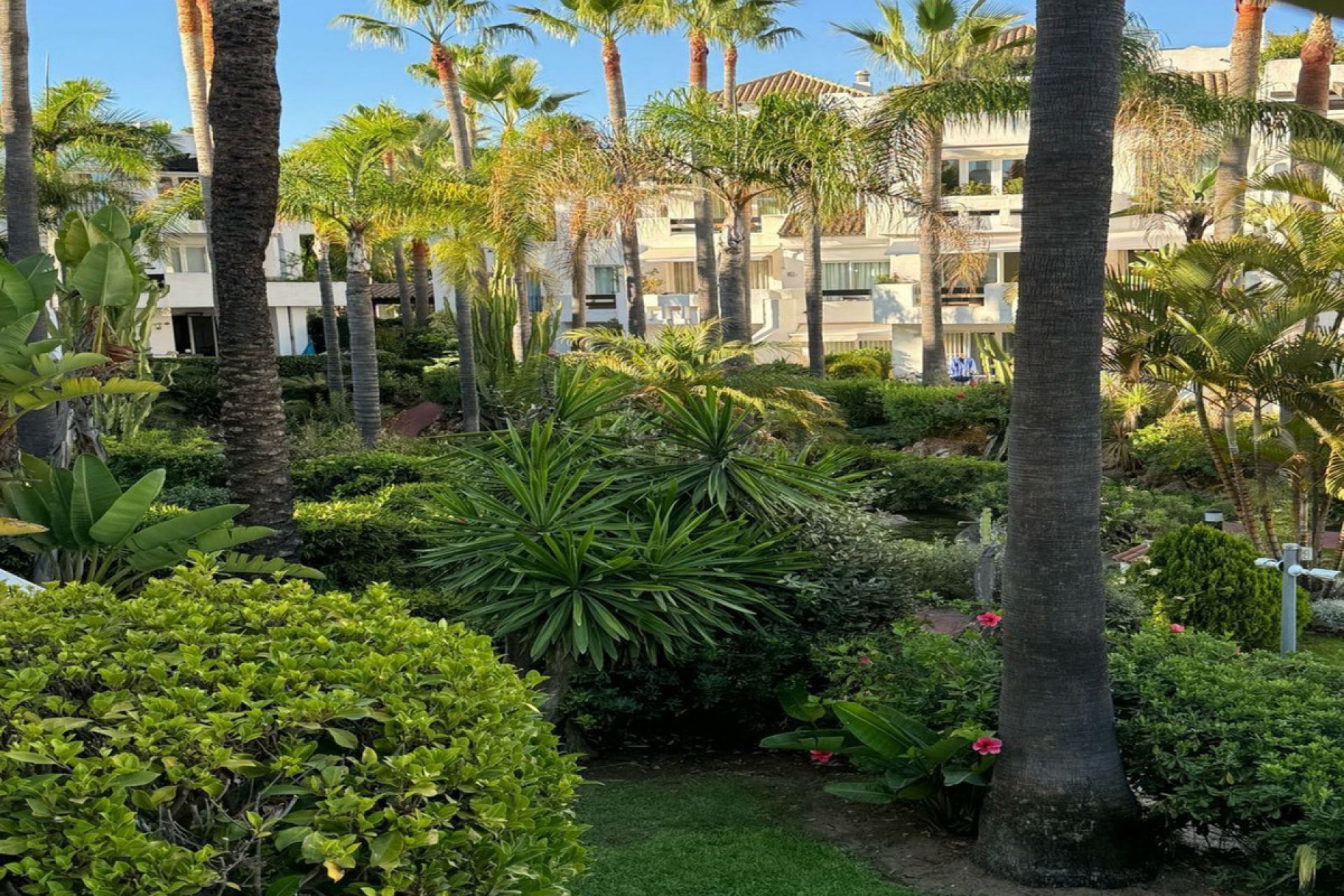 Resale - Apartment - Middle Floor Apartment - Marbella - Puerto Banús