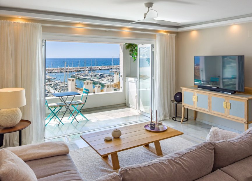 Resale - Apartment - Middle Floor Apartment - Marbella - Puerto Banús