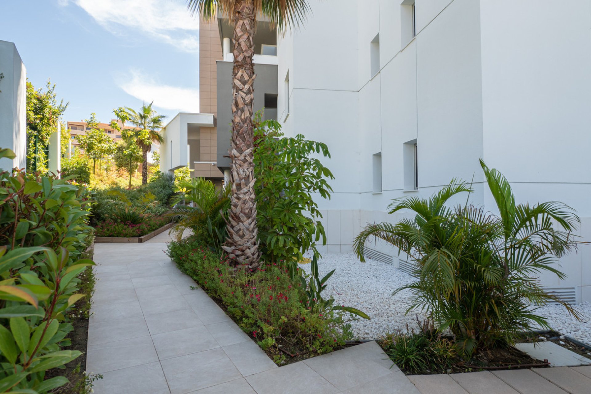 Resale - Apartment - Middle Floor Apartment - Marbella - Puerto Banús