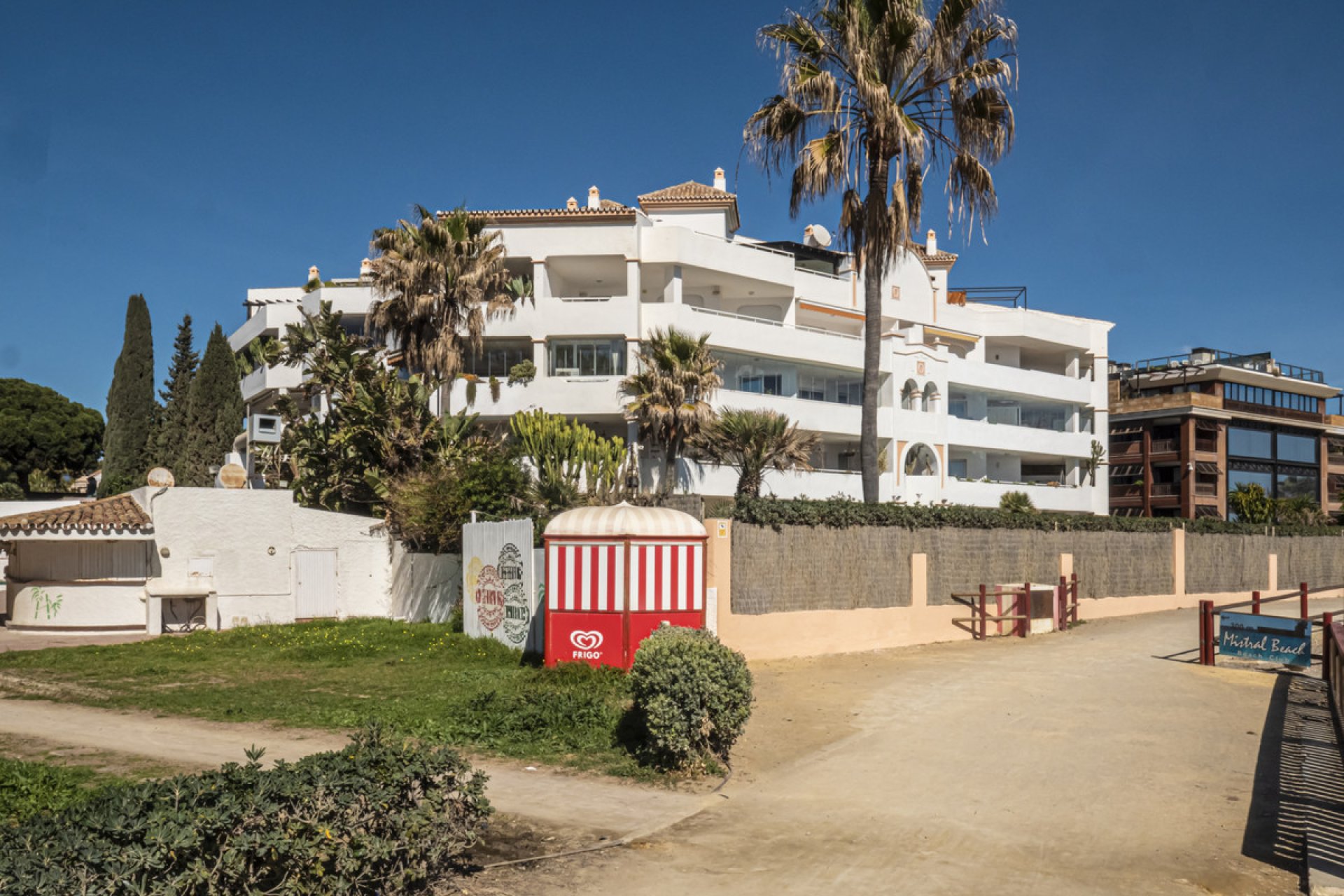 Resale - Apartment - Middle Floor Apartment - Marbella - Puerto Banús