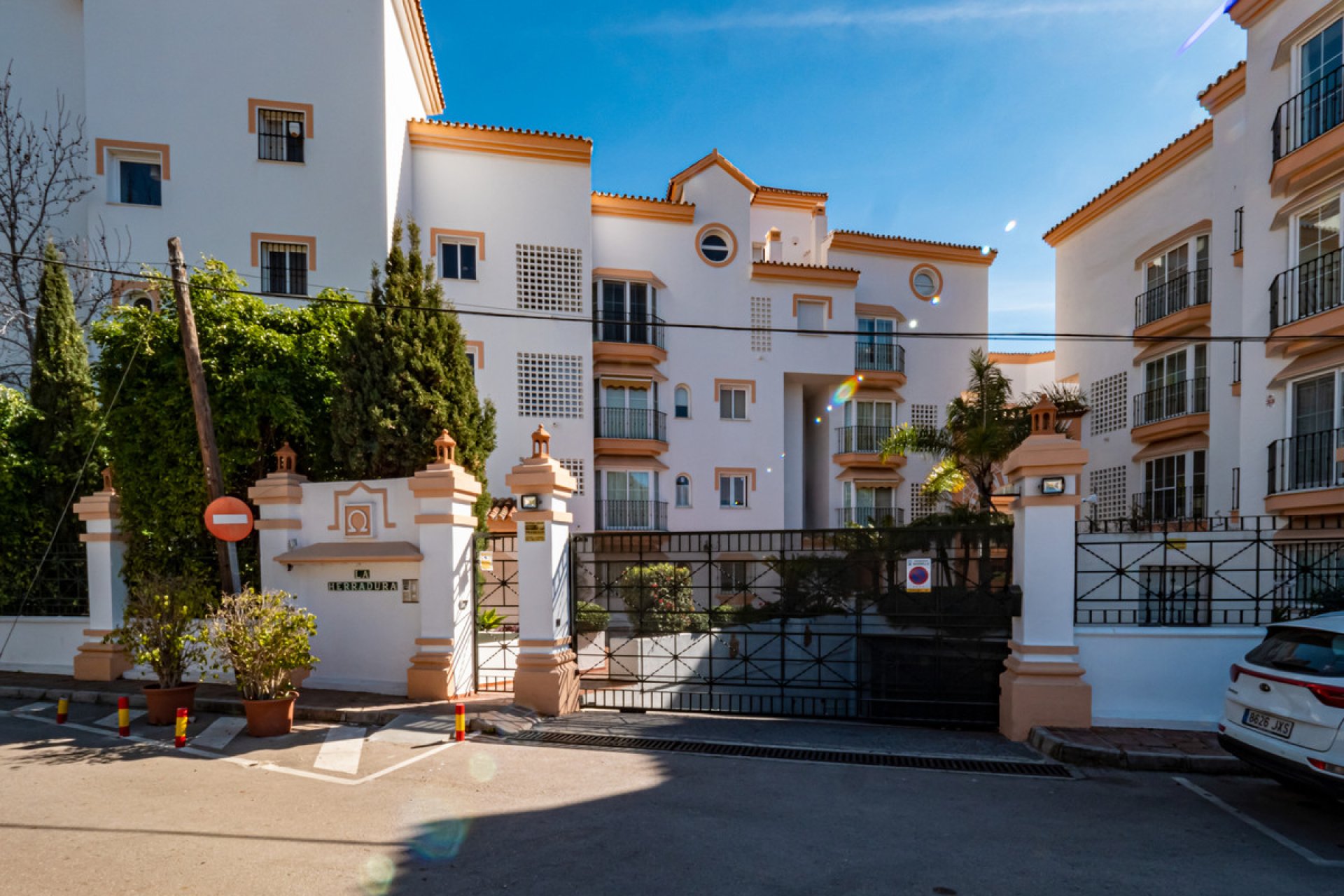 Resale - Apartment - Middle Floor Apartment - Marbella - Puerto Banús