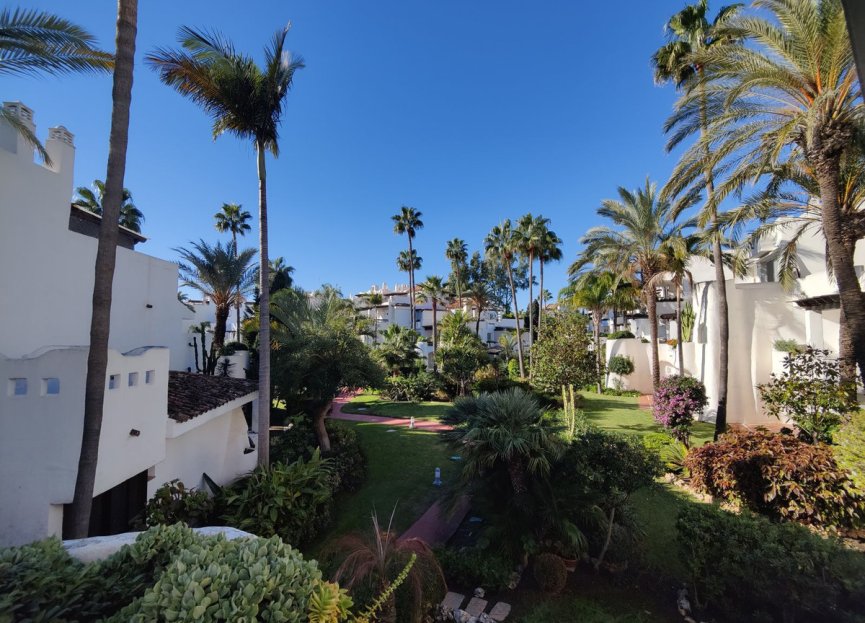 Resale - Apartment - Middle Floor Apartment - Marbella - Puerto Banús