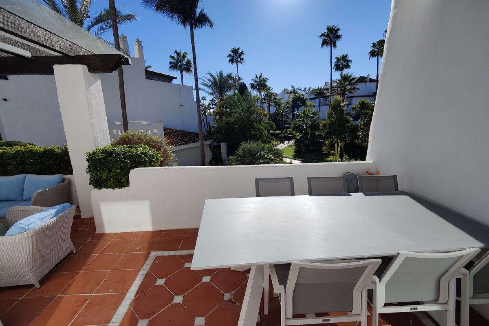 Resale - Apartment - Middle Floor Apartment - Marbella - Puerto Banús