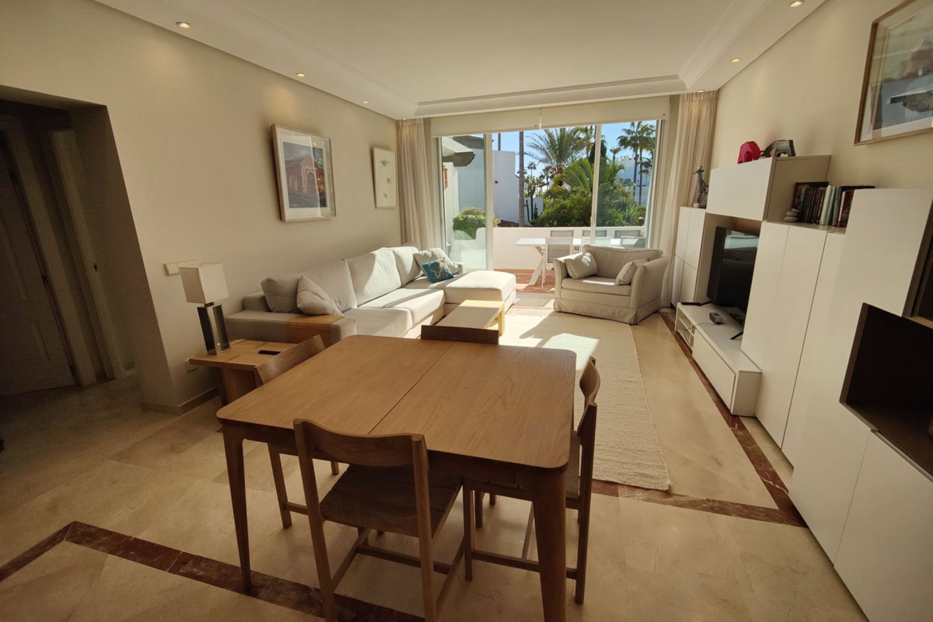 Resale - Apartment - Middle Floor Apartment - Marbella - Puerto Banús