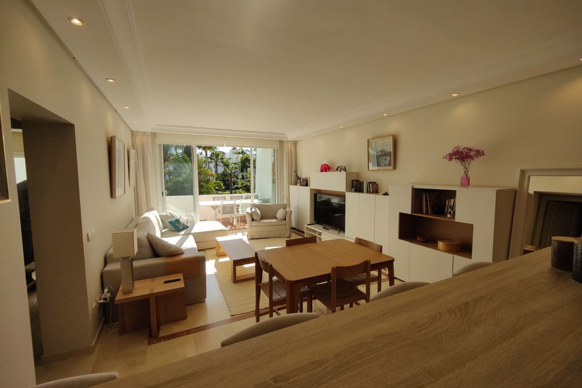 Resale - Apartment - Middle Floor Apartment - Marbella - Puerto Banús