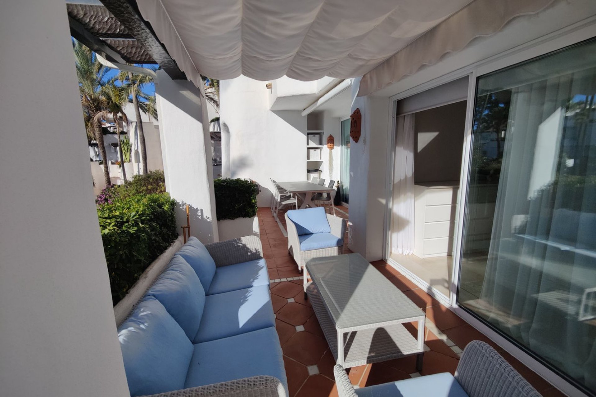 Resale - Apartment - Middle Floor Apartment - Marbella - Puerto Banús