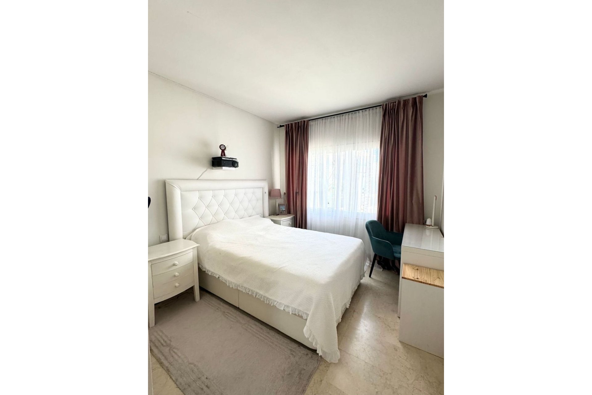 Resale - Apartment - Middle Floor Apartment - Marbella - Puerto Banús