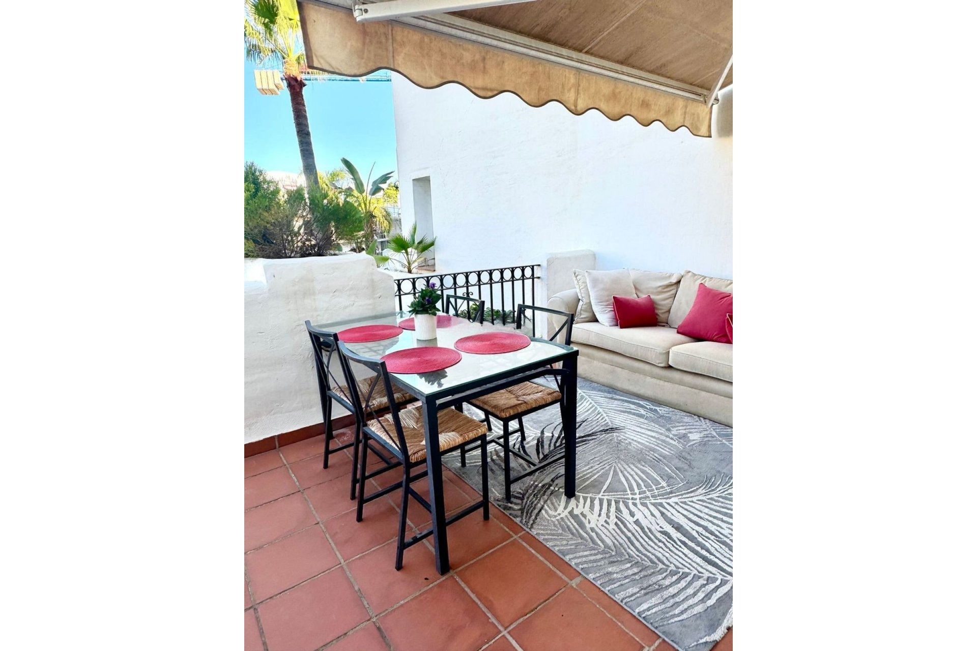 Resale - Apartment - Middle Floor Apartment - Marbella - Puerto Banús