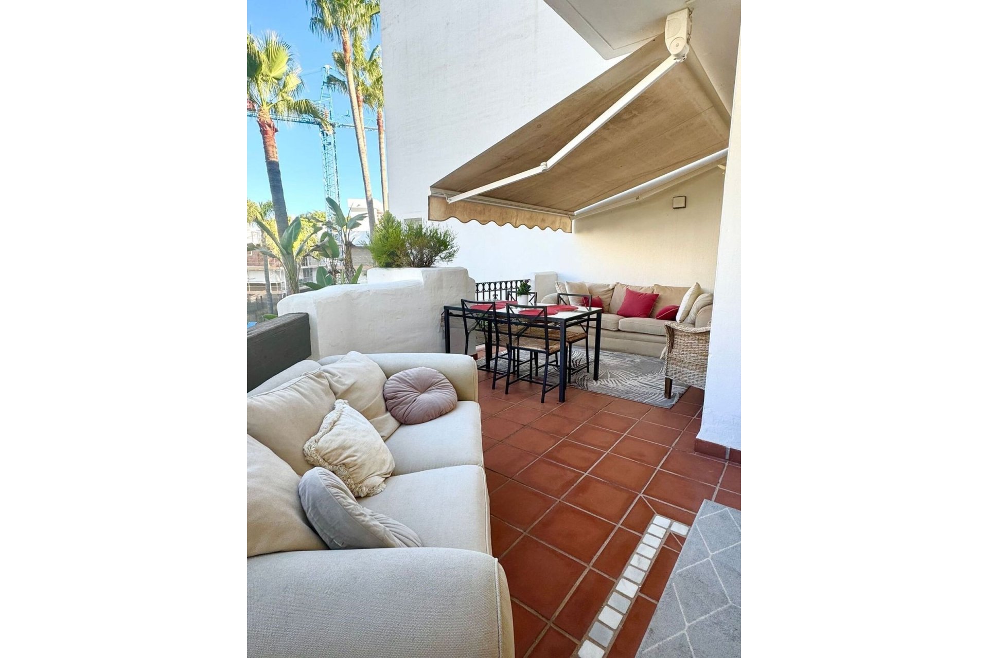 Resale - Apartment - Middle Floor Apartment - Marbella - Puerto Banús