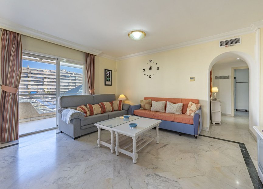 Resale - Apartment - Middle Floor Apartment - Marbella - Puerto Banús