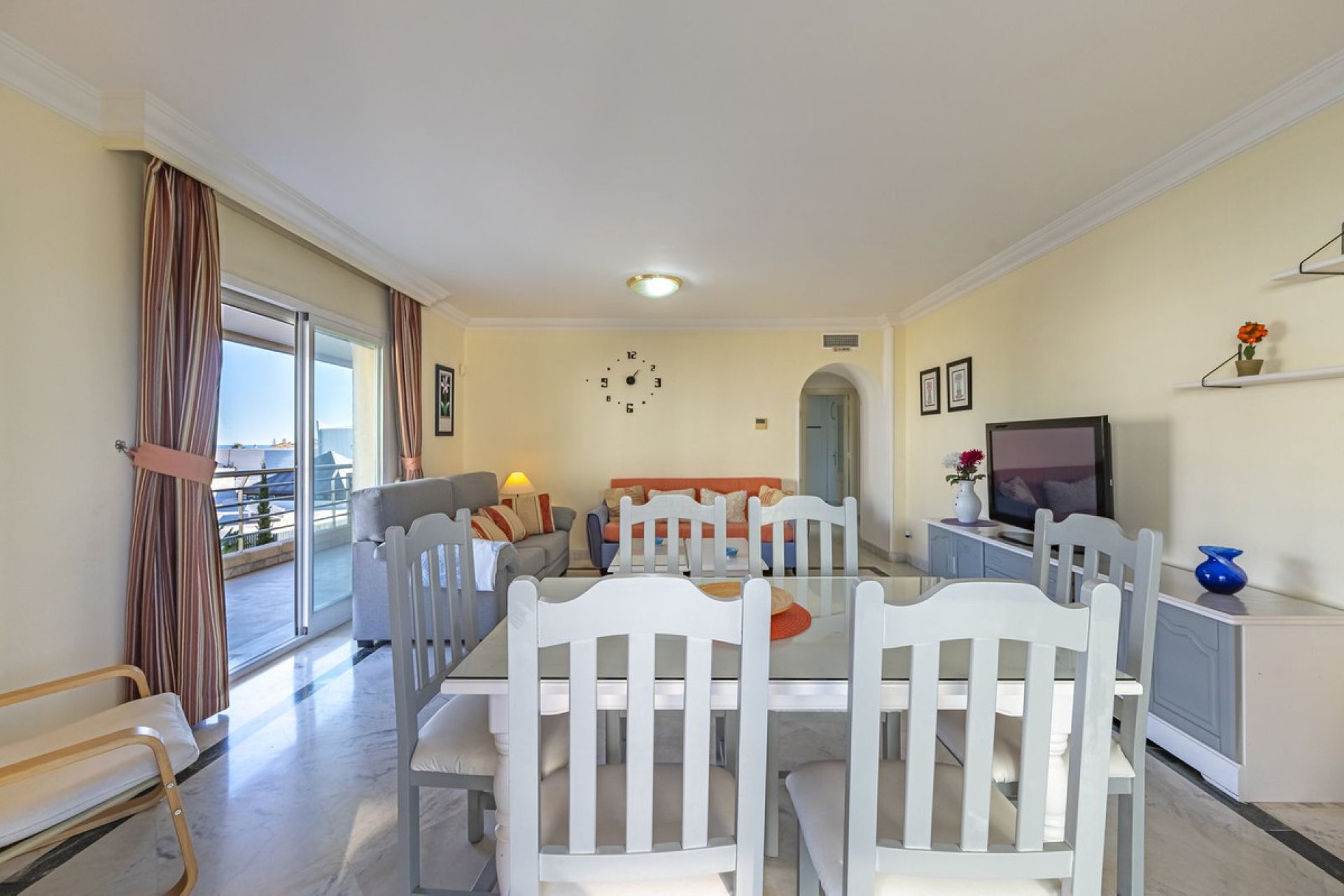 Resale - Apartment - Middle Floor Apartment - Marbella - Puerto Banús